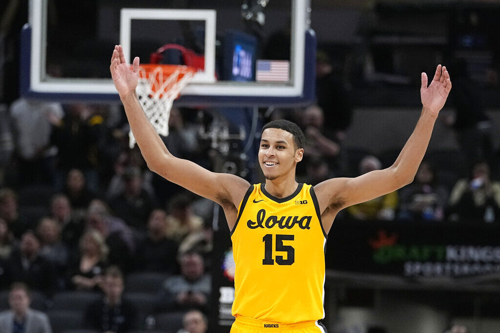 5. Detroit: Keegan Murray, Iowa, 6-8